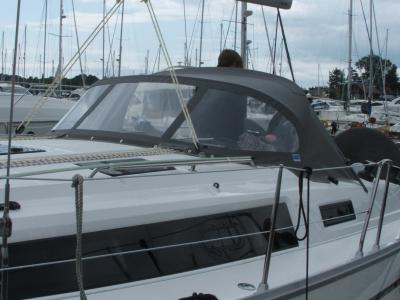 Bavaria-Cruiser-37-Sprayhood