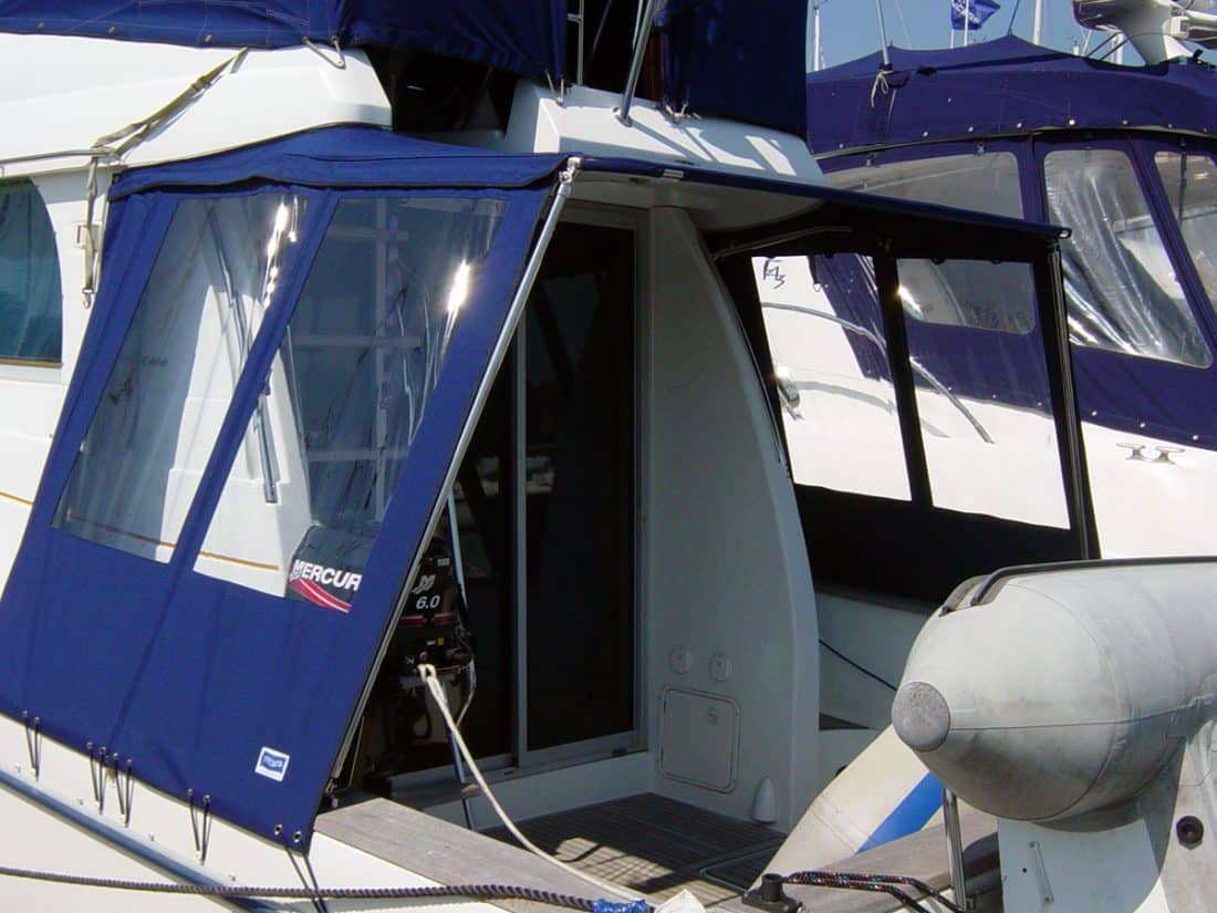 Beneteau Antares 10.8, Half Cockpit Enclosure