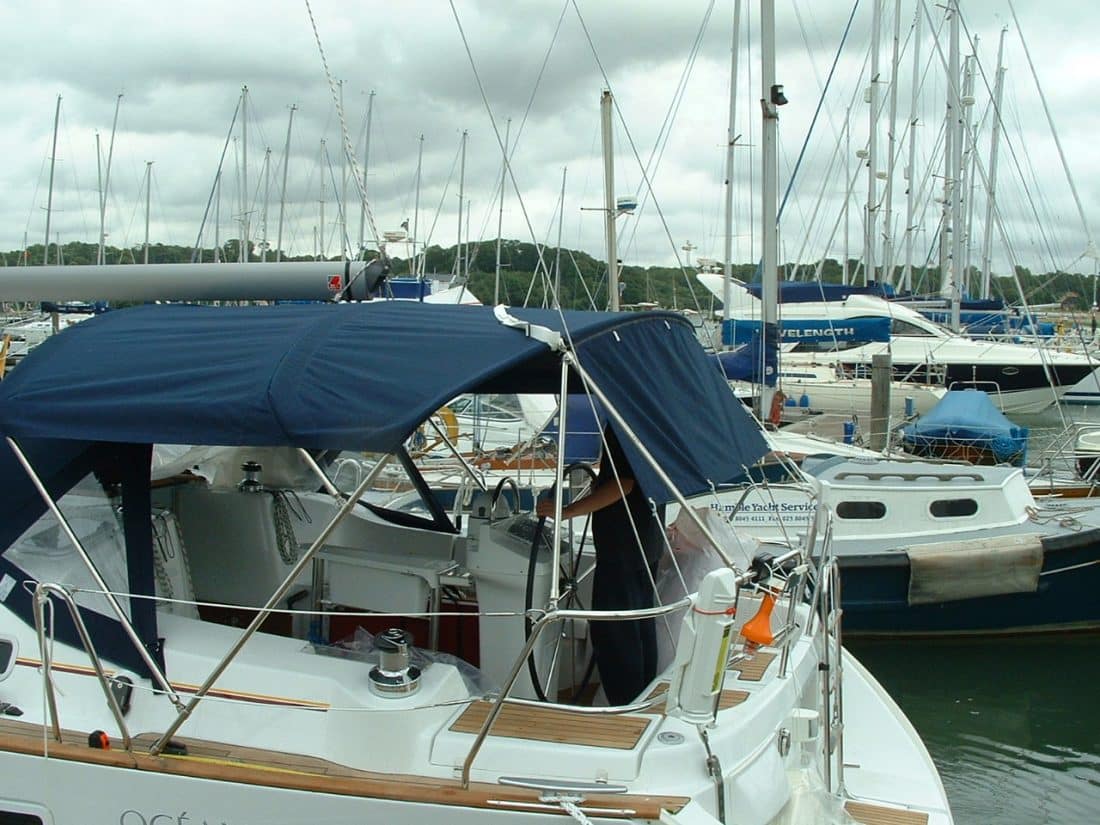Beneteau Oceanis 423 Bimini
