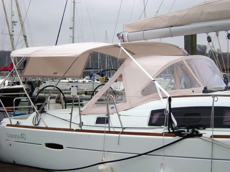 Beneteau Oceanis 40 Bimini