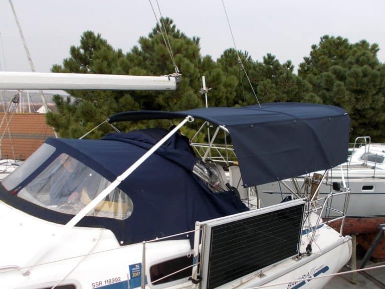 Bavaria 37 Cruiser 2005 model, Bimini, ETERNITE