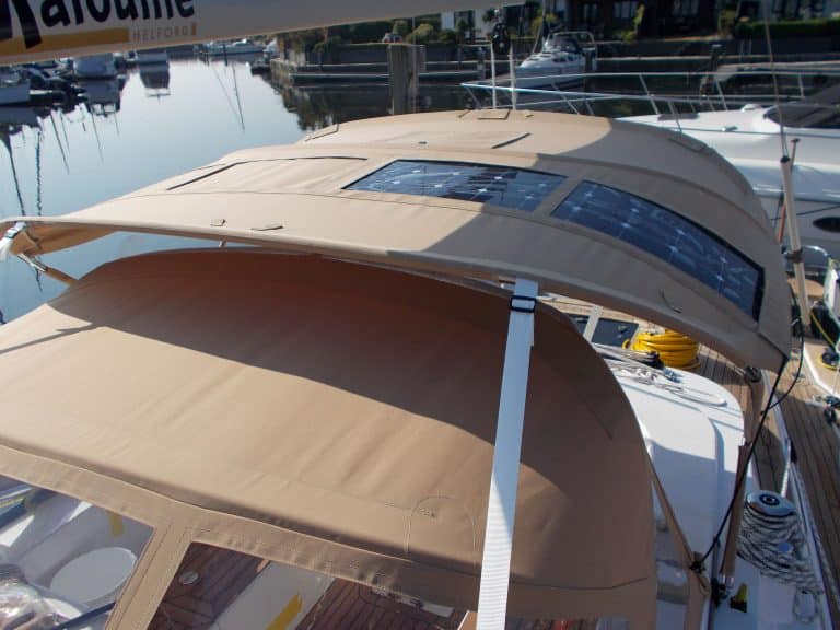 Discovery 435 Bimini with solar panel pockets