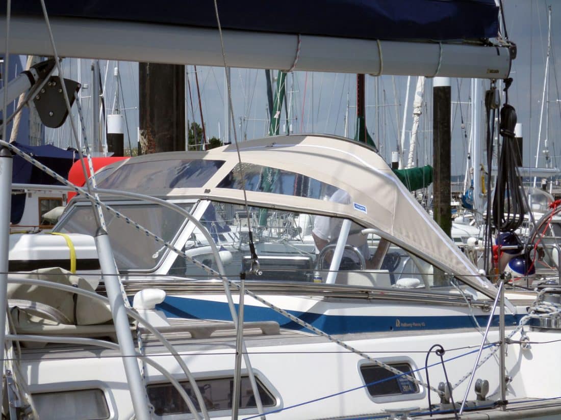 Hallberg Rassy 43 Sprayhood