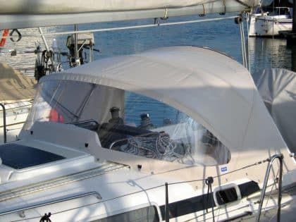 Arcona 370, "Arc en Ceil" Sprayhood