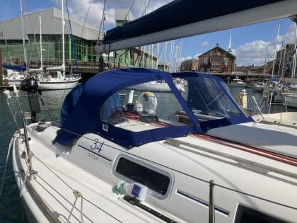 Dufour 34 Sprayhood