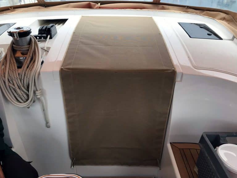 Discovery 54 Companion way Cover