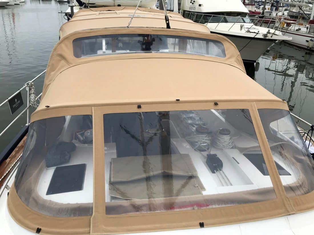 Showing optional extra, connection infill panel to arch