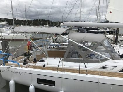 Beneteau Oceanis 51.1, model with NO ARCH, Bimini and zipped Sprayhood Connector right side view 2