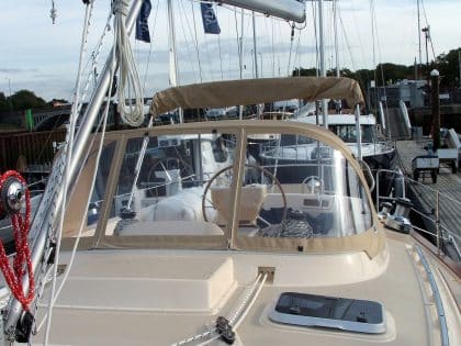 Island Packet 485 Sprayhood
