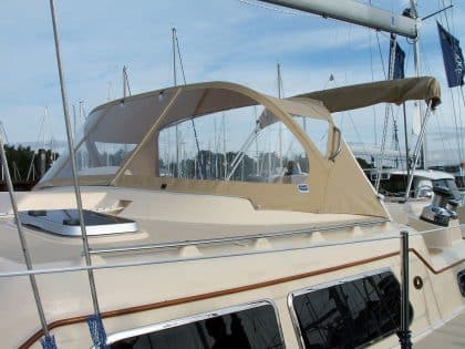 Island Packet 485 Sprayhood