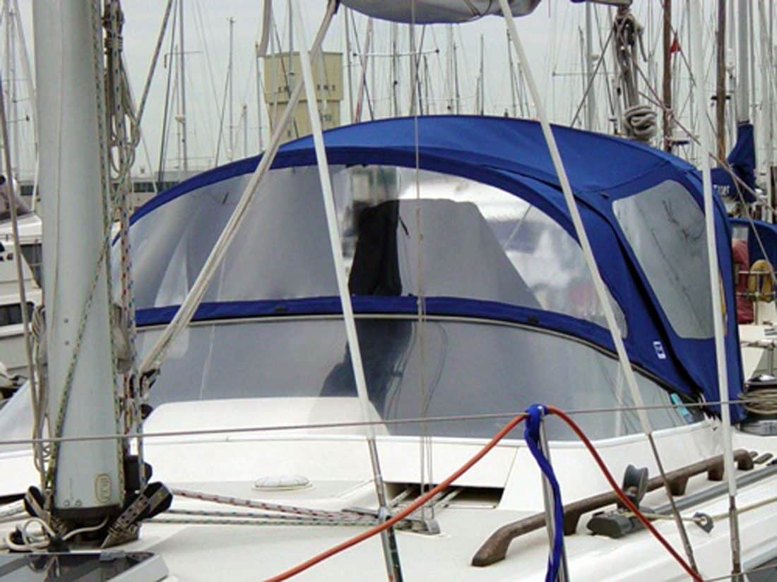 Moody 36 fixed screen Sprayhood, Moody Blue