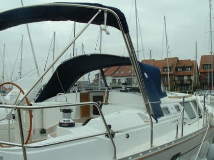 Jeanneau Sun Odyssey 43ds Sprayhood