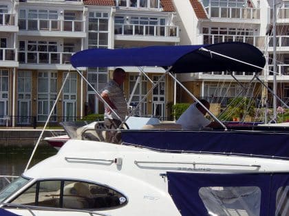Sealine f37 Bimini (10)
