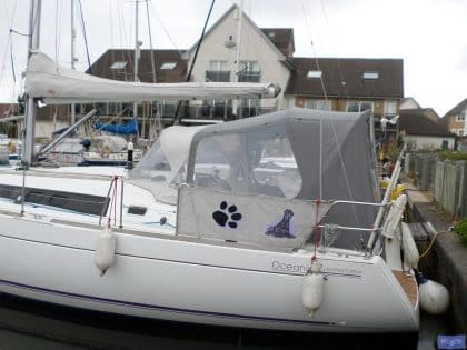 beneteau oceanis 37 cockpit enclosure fitted to factory supplied sprayhood 4