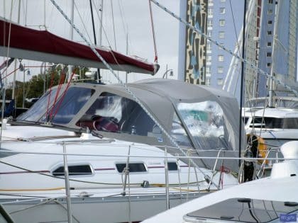 beneteau oceanis 393 cockpit enclosure 3