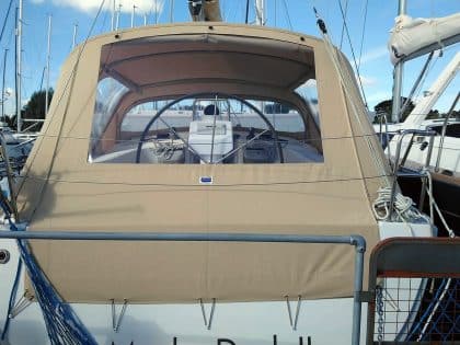 Hanse 375 Cockpit Enclosure fitted to recover for factory Sprayhood, Mucky Duck