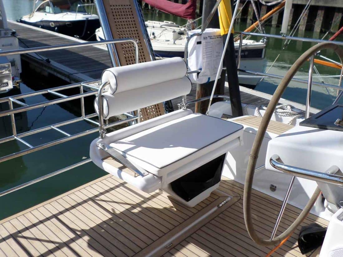 Hanse 575 Helm Seats and Backrests