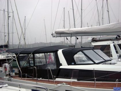 Beneteau Sense 43 Bimini, with Optional Bimini Conversion_1