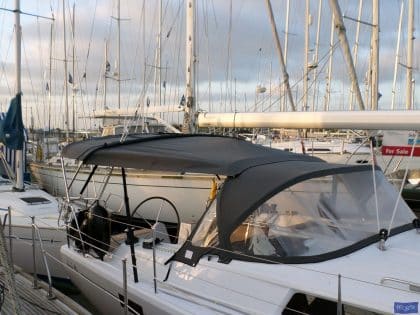 Hanse 385 short helm Bimini and Sprayhood connection panel_1