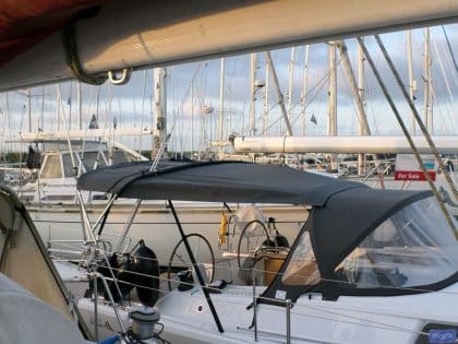 Hanse 385 short helm Bimini and Sprayhood connection panel_2