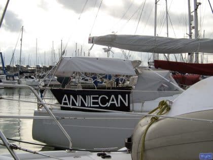 Hanse 400 Bimini with optional side shade panels_1