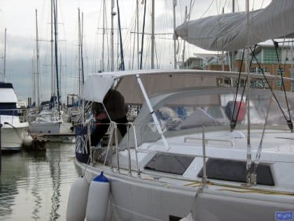 Hanse 400 Bimini with optional side shade panels_2