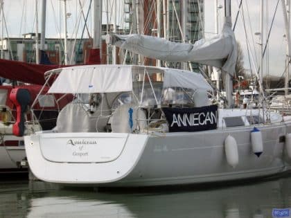 Hanse 400 Bimini with optional side shade panels_3
