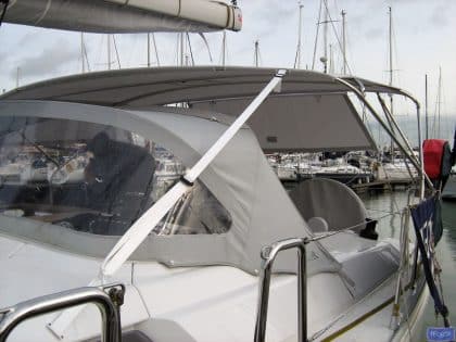 Hanse 400 Bimini with optional side shade panels_4