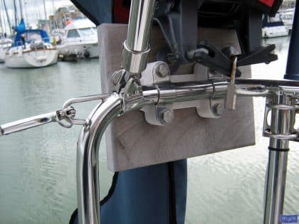 Hanse 400 Bimini with optional side shade panels_7