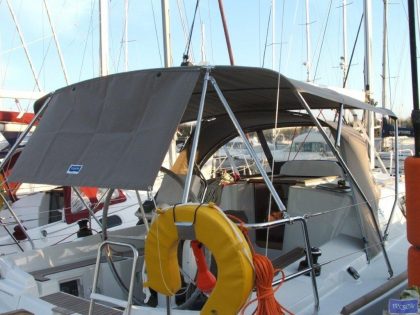 Jeanneau Sun Odyssey 33i Bimini_3