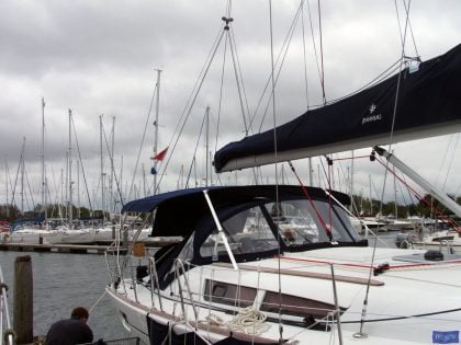 Jeanneau Sun Odyssey 39i Bimini