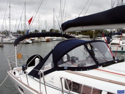 Jeanneau Sun Odyssey 39i Bimini