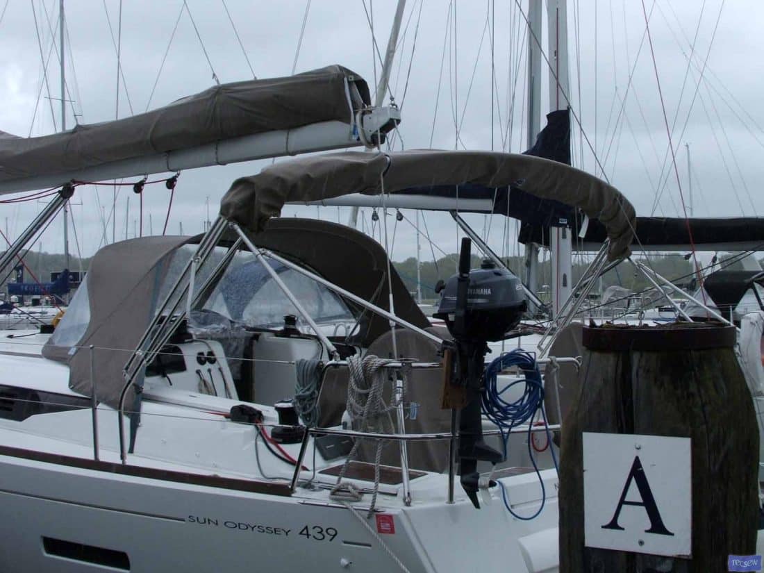 Jeanneau Sun Odyssey 439 Bimini_2