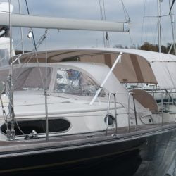 Moody 41 Classic bimini with optional side panels_1