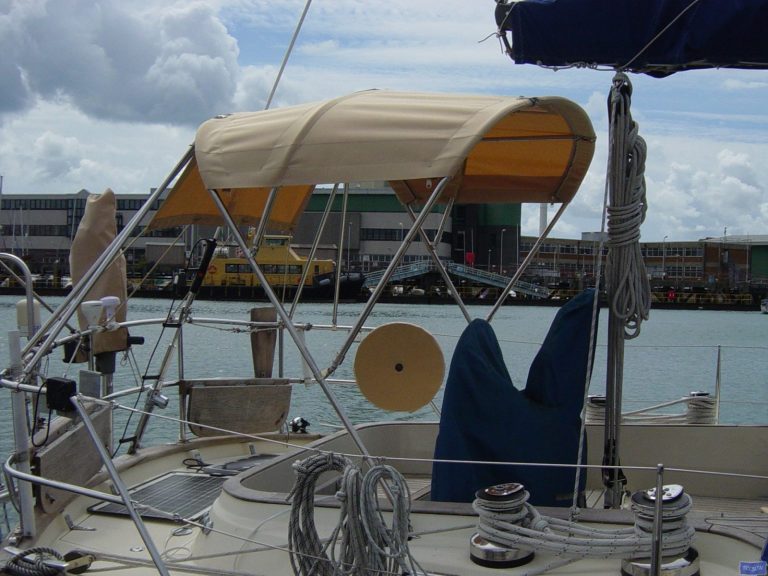 Rustler 42 Helm Bimini_3