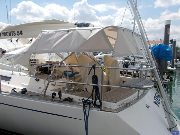 Sweden 54 Helm Bimini Side Shade Panels_3