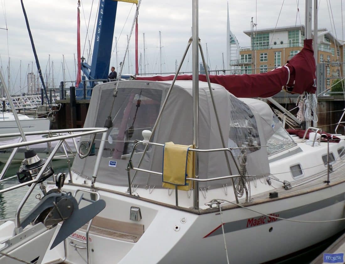 Najad 331 Cockpit enclosure recover for CJ original and Sprayhood recover_3