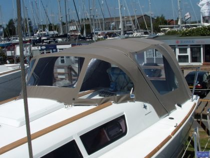 Jeanneau Sun Odyssey 33i Sprayhood shown with optional Cockpit Enclosure_6