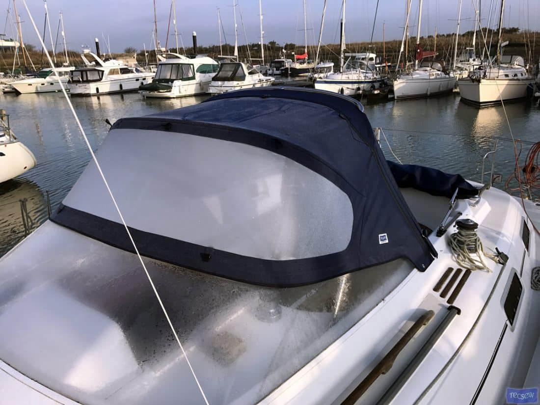 Moody 36 fixed screen Sprayhood_2