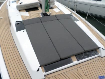 Hanse 455 Foredeck Sunbathe Mattress_2