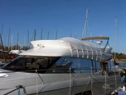 Prestige 550F, Flybridge Tonneau