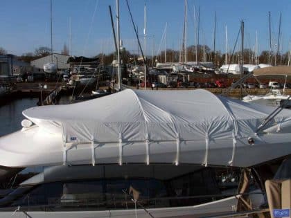 Prestige 550F, Flybridge Tonneau