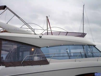 Prestige 550F, Flybridge Tonneau