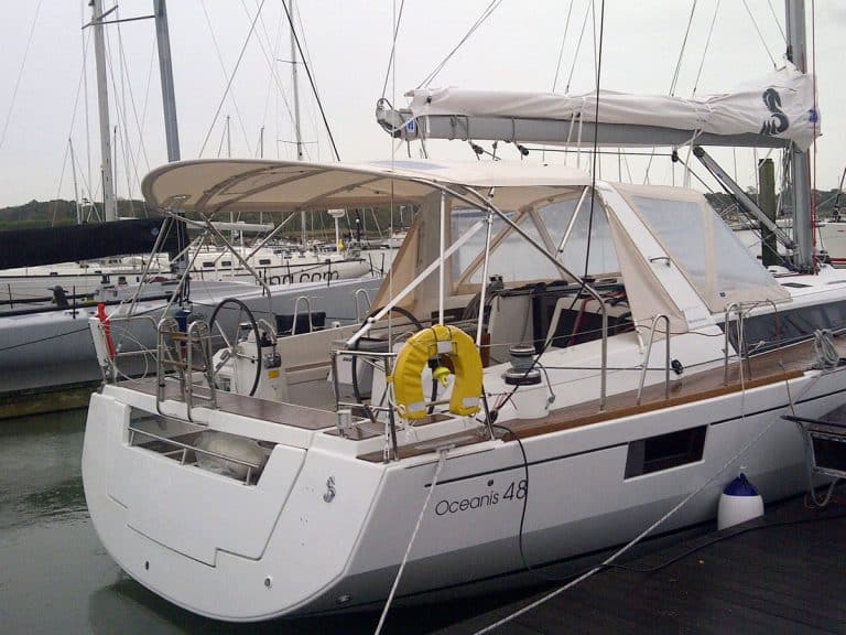 Beneteau Oceanis 48 Bimini