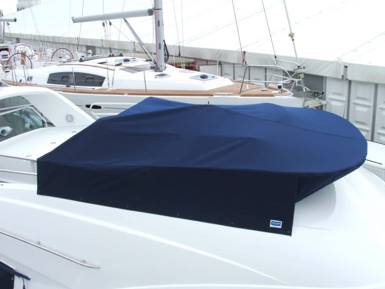 Beneteau Antares 36, Flybridge Tonneau