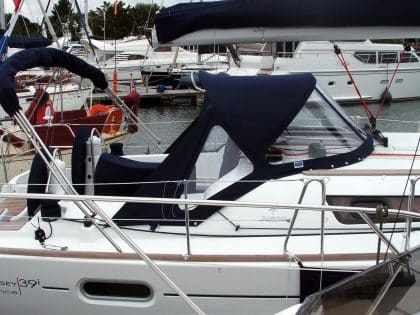 Jeanneau Sun Odyssey 39i Sprayhood with optional windows in wings and zipped wing extensions