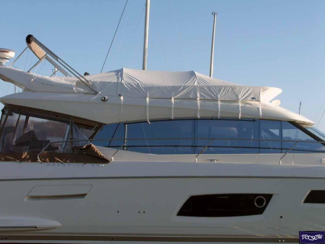 Prestige 550F, Flybridge Tonneau