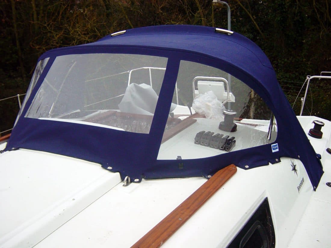 Jeanneau Sun Odyssey 33i Sprayhood