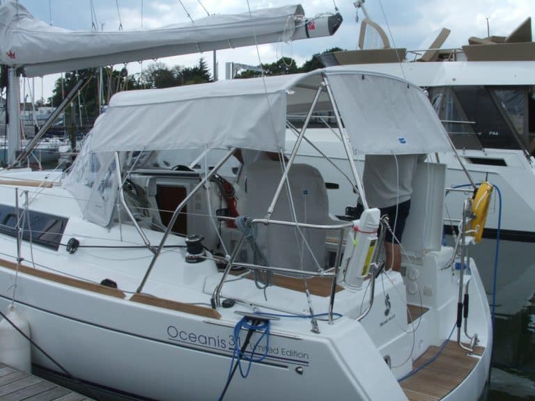 Beneteau Oceanis 31 Bimini