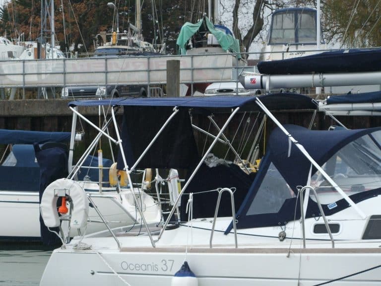 Beneteau Oceanis 37 Bimini with fwd extension